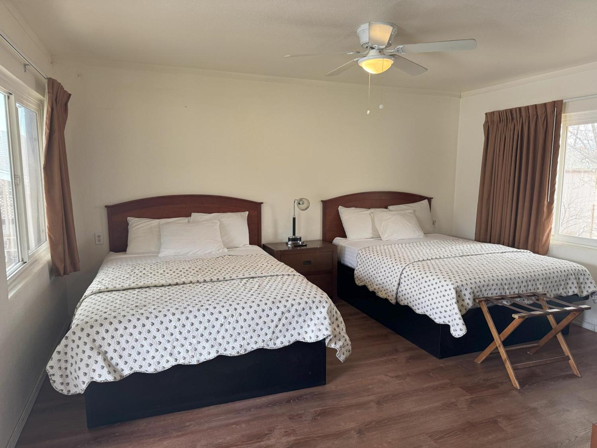 Lakeshore Lodge Wofford Heights Extérieur photo