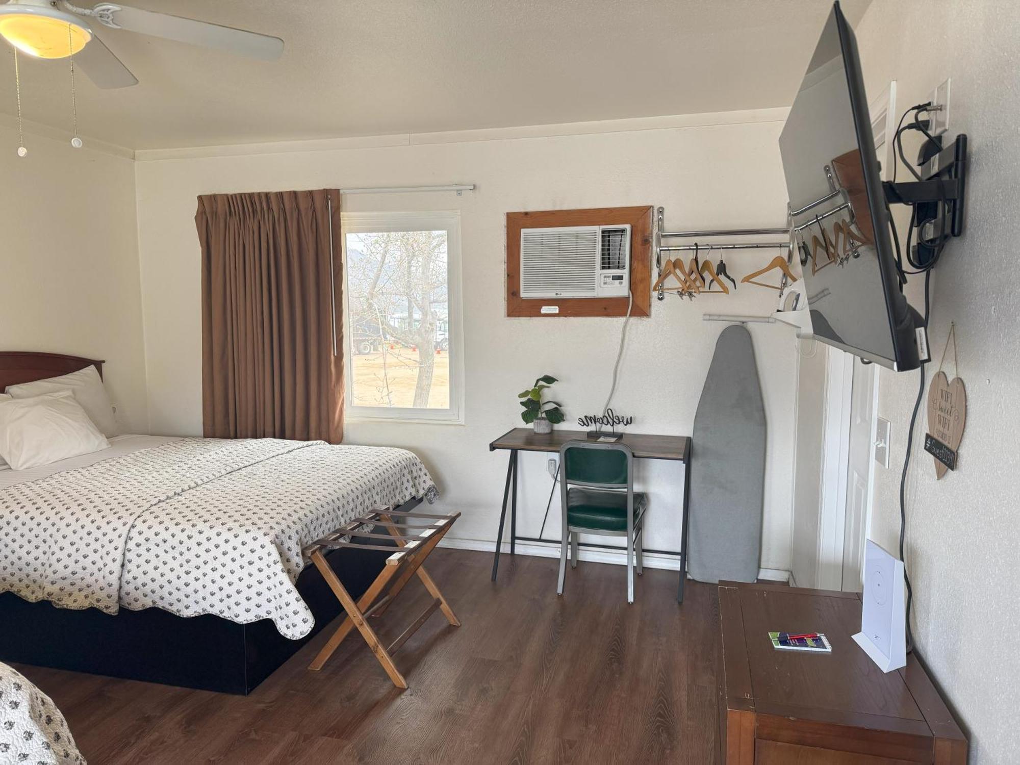 Lakeshore Lodge Wofford Heights Extérieur photo